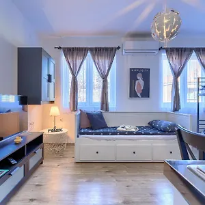 Hostel Monte Zaro, Pula